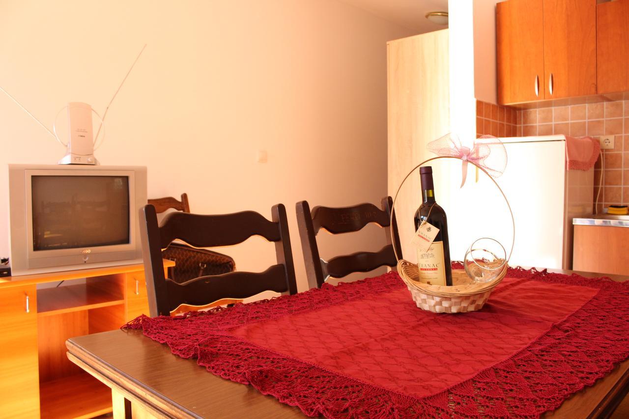 Apartments Todorovic Petrovac Buitenkant foto