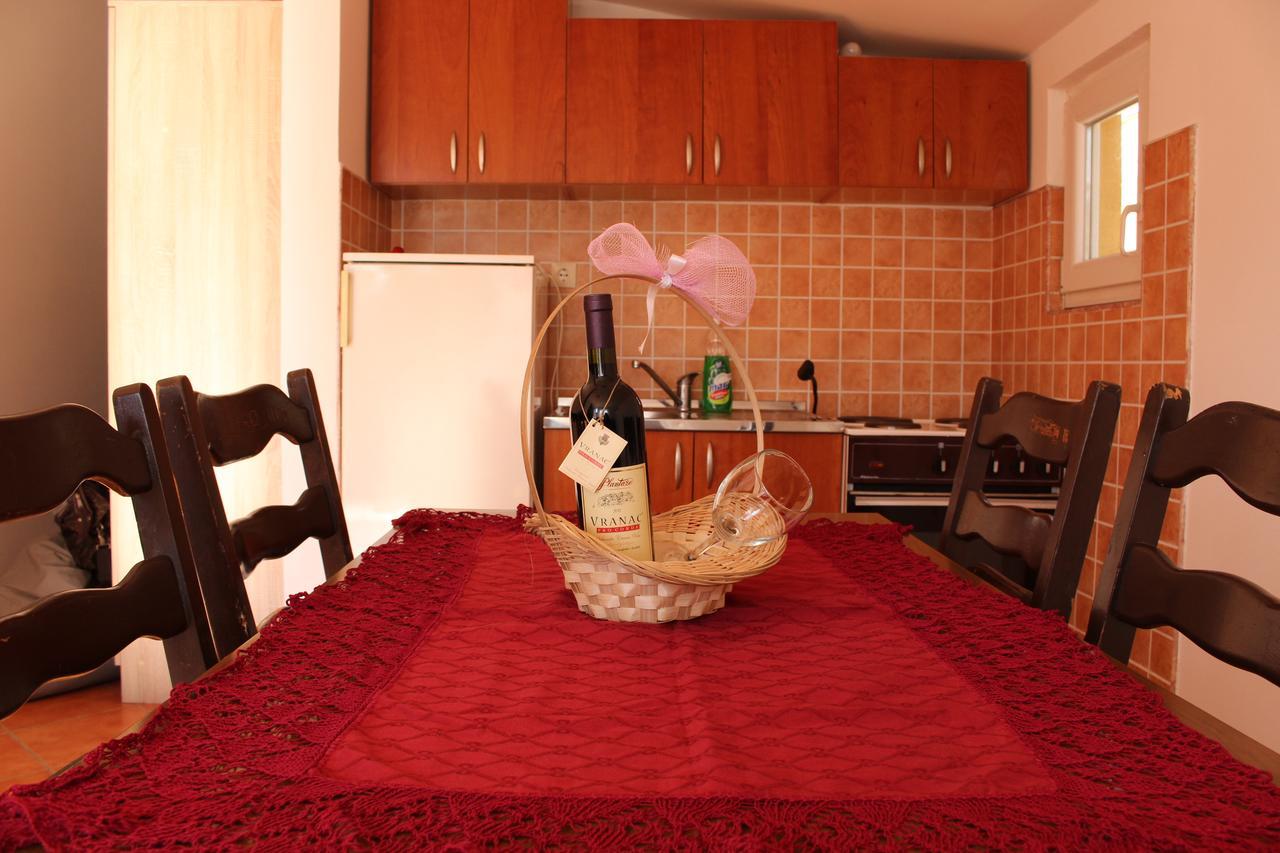 Apartments Todorovic Petrovac Buitenkant foto